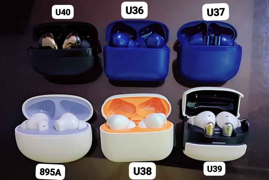 Customized Earbuds with Logo – Premium Wireless Corporate Gifts